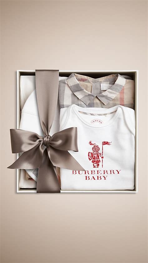 burberry bébé fille|burberry newborn gift sets.